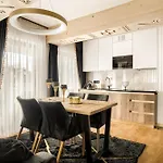 Zlota & - 500m Od Krupowek Апарт-отель 4*