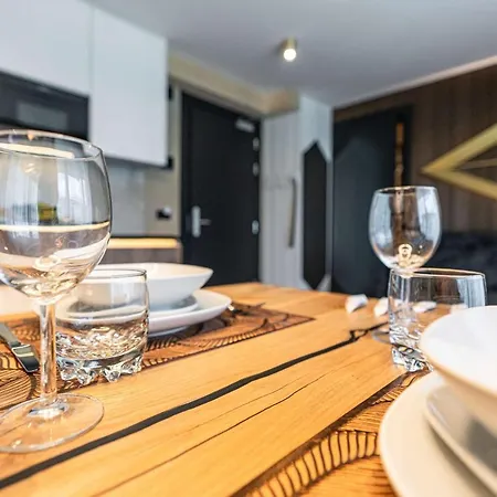 Zlota & - 500m Od Krupowek 4*