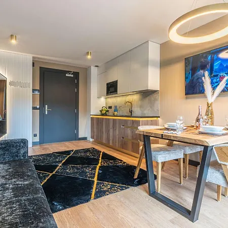 Zlota & - 500m Od Krupowek Aparthotel Zakopane